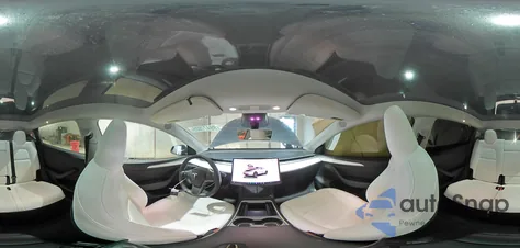 2024 Tesla Model Y z USA, uszkodzony, nr VIN 7SAYGAEE3RF038008